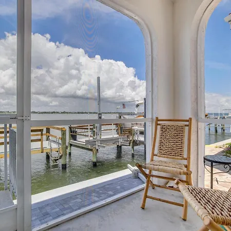 Waterfront Nettles Island Beach House Pool Access